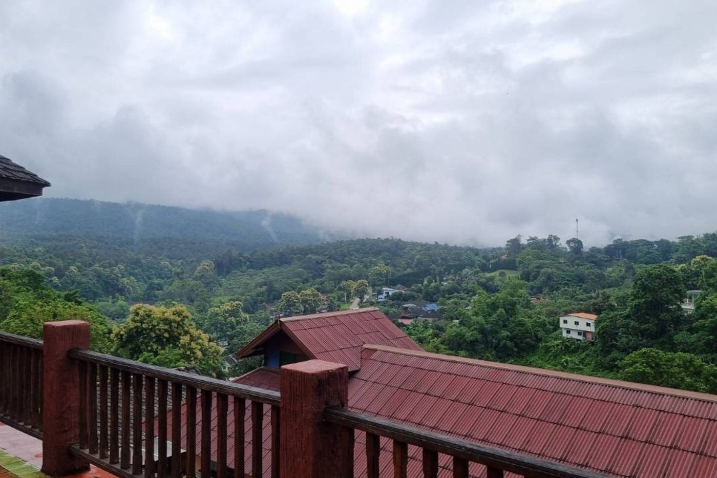 Mist over the valley at Insda